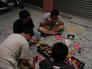 27中秋烤肉2004-09-27 20-39-54.JPG